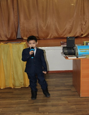 Қазақтың ақиық ақыны Мұқағали Мақатаевтың туылған күніне орай өлеңді мәнерлеп оқудан конкурс өткізілді